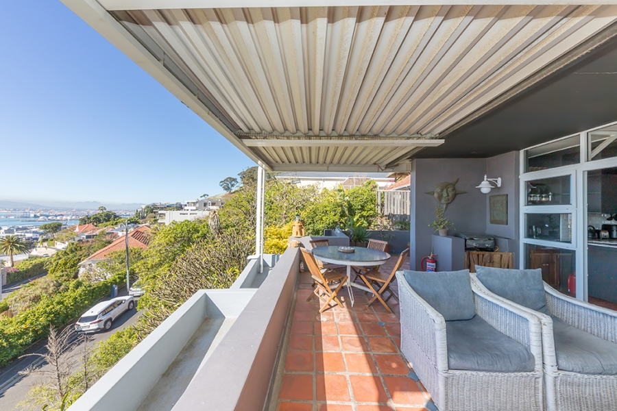 To Let 3 Bedroom Property for Rent in Green Point Western Cape